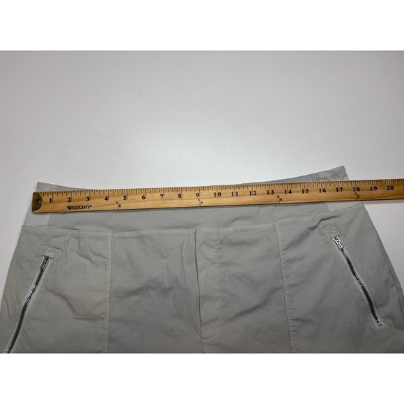 Athleta Shorts 16 Khaki Beige Trekkie Pull On Athletic Zippered Pockets - Picture 6 of 9